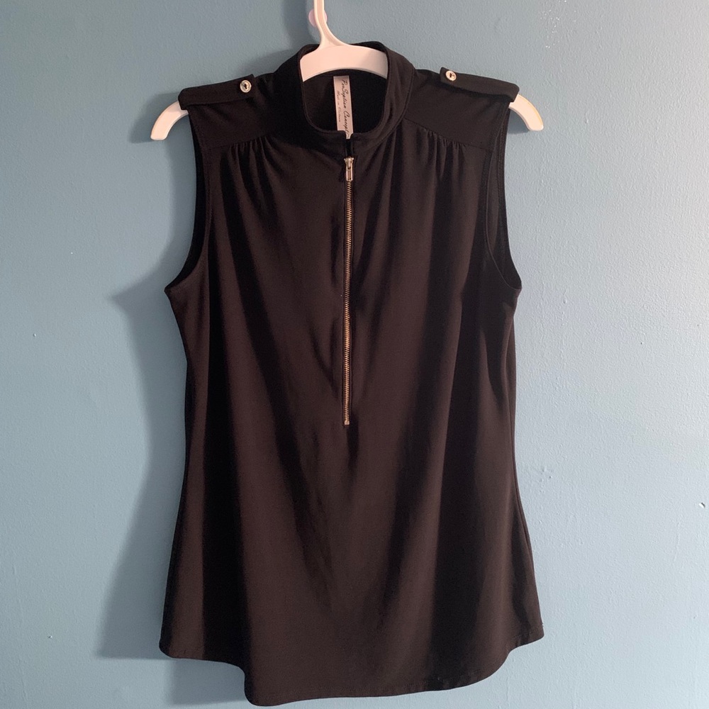 Women’s zip-up shirt